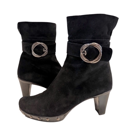 Stuart‎ WEITZMAN Black Suede Heeled Buckle Ankle Bootie - Picture 1 of 11